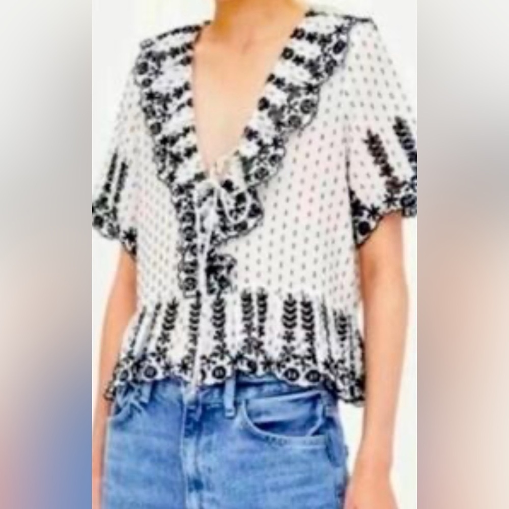 Zara White and Black Ruffle V‑Neck Printed Blouse